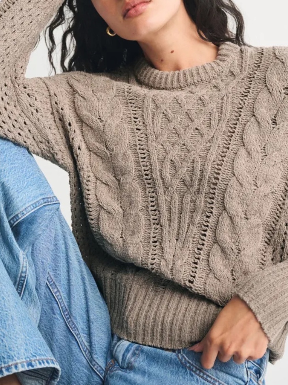 Abercrombie Cozy Cable Knit Sweater Size Medium Oatmeal